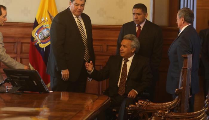 Encuentro. El presidente Lenín Moreno se reunió con los flamantes ministros de Defensa e Interior.