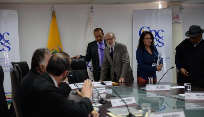 Tarea. Con Trujillo a la cabeza, el Consejo transitorio ha tenido arduo trabajo acogiendo quejas de la ciudadanía.