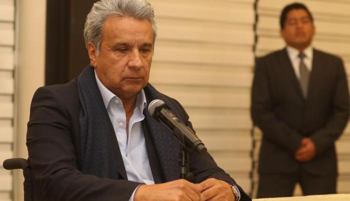 El presidente Lenín Moreno compareció, en solitario, frente a los medios a su regreso apresurado de Lima.
