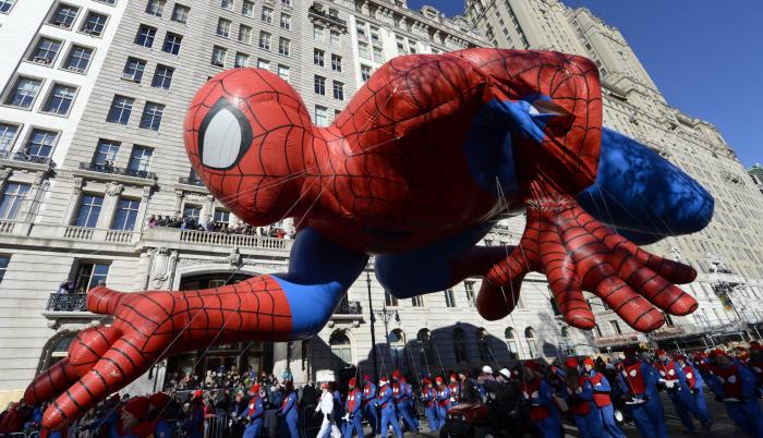 Personajes como el Hombre Araña han salido a desfilar por las calles de Nueva York.