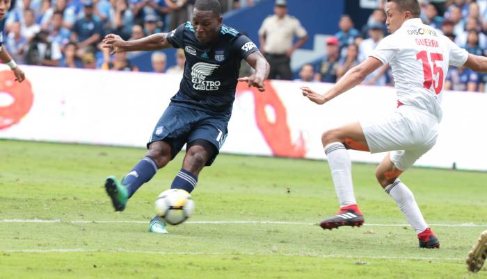 Emelec no ha podido vencer a los universitarios en lo que va del año.