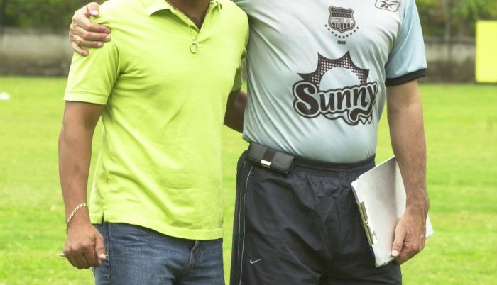 Humberto Pizarro fue asistente de Carlos Sevilla en Emelec, en 2007.