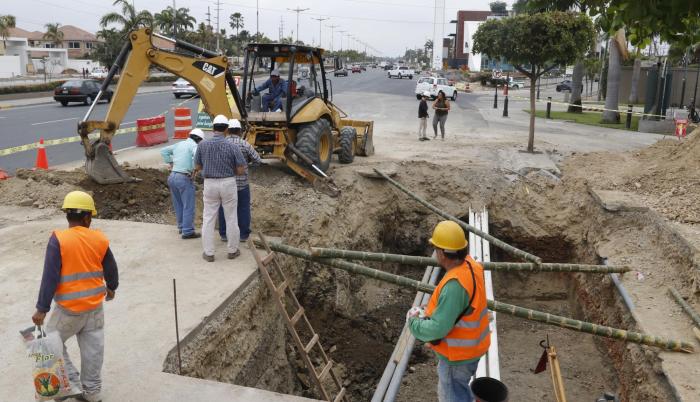 Costo. Ambos pasos peatonales le costarán al Municipio de Samborondón entre $ 627.000 y $ 649.000.