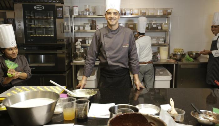 En la actualidad, Daniel Ampuero, es uno de los chefs chocolateros más connotados del país.