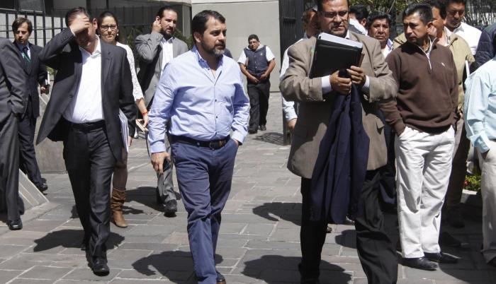 El ministro de Transporte y Obras Públicas, Paúl Granda (foto), se reunió a puerta cerrada con los representantes de las 422 cooperativas de transporte intra e interprovincial para tratar el tema de la accidentabilidad. En el debate también participó el d