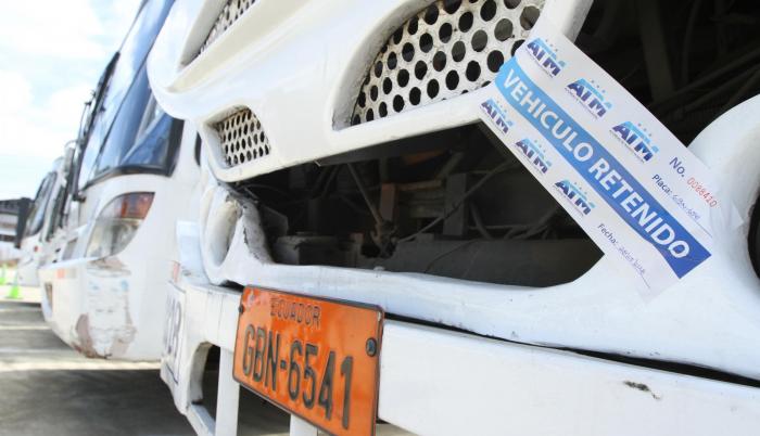 Situación. Los buses permanecerán guardados 15 días en el Centro de Retención Vehicular de la ATM.