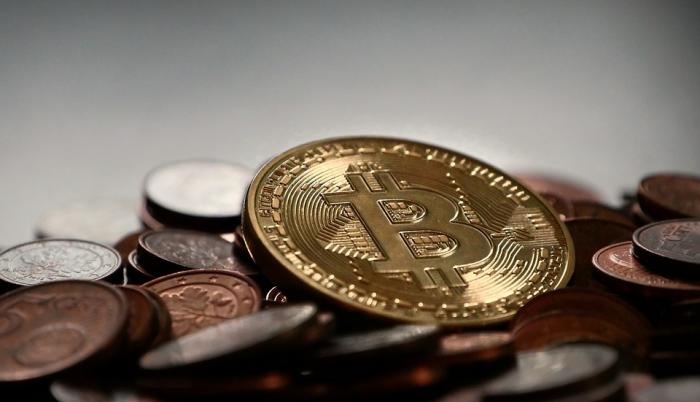 La fiebre de las criptomonedas envuelve al mundo, pero en Ecuador se retrasa. Países como Japón le han dado una gran acogida al bitcoin.