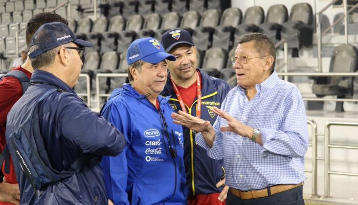 En Medio Oriente, el desgaste físico fue uno de los principales factores que el Bolillo reconoció como impedimento y que, incluso, lo anticipó mucho antes de emprender el viaje. Sin olvidar la tormenta de arena que les sorprendió y les obligó a entrenar e