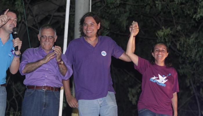 Referencial. Norman Wray (centro) durante su campaña electoral. También estuvo Paco Moncayo (izq) porque tuvo alianza con el movimiento y ahora pertenece a Izquierda Democrática.