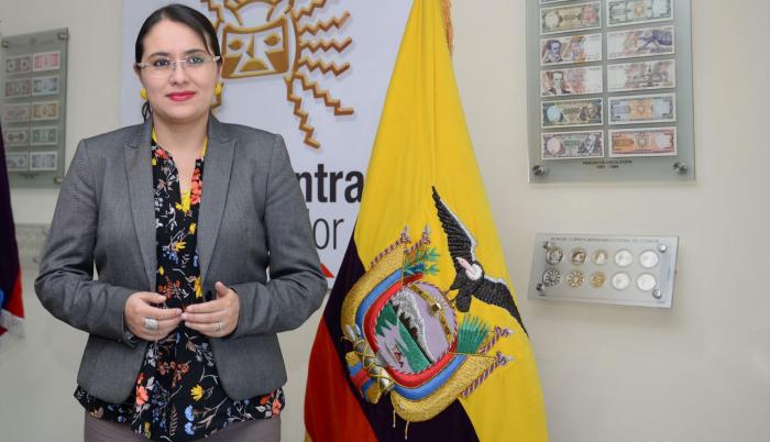 Gerente del Banco Central del Ecuador. Ocupó el cargo de viceministra de planificación en la Secretaría de Planificación y Desarrollo (Senplades). Fue intendenta de control de concentraciones en la Superintendencia de Control del Poder del Mercado y subge