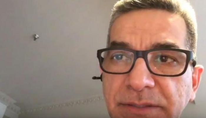 En el audiovisual, Alvarado indica que está asilado en un país que “ha entendido que hay una persecución política en Ecuador”.