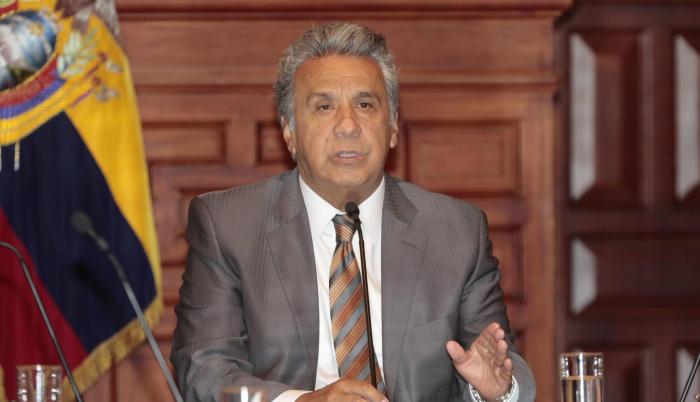 Según el artículo 141 de la Constitución, el presidente es el responsable de la administración pública y por eso puede realizar el nuevo nombramiento.