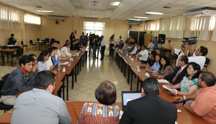 Referencial. Gulnara Borja Cabrera y Antonio Rodríguez Vargas se disputan el rectorado de la Universidad de Guayaquil tras la salida Galo Salcedo.