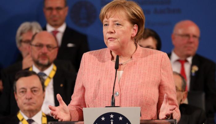 “La tarea de Europa es tomar su destino en sus propias manos”, afirmó Merkel y destacó el valor de la unidad europea en las últimas décadas.