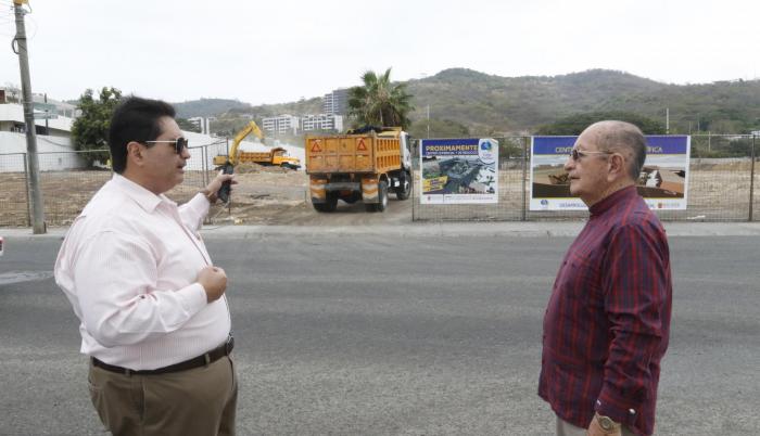 Trabajos. Delgado y Cañizares, de Puerto Azul, señalan que en el sitio ya se está removiendo la tierra.