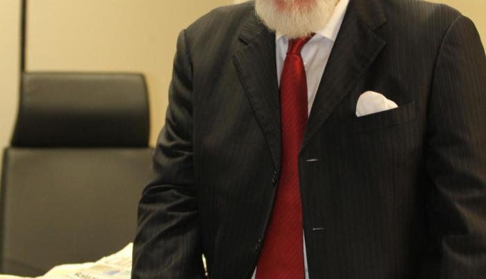 Huerta Montalvo es médico de profesión.