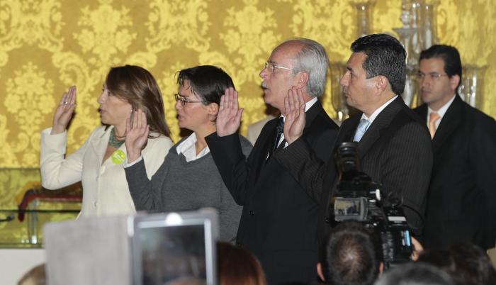 Referencia. Romero el día en que fue posesionado junto con otros ministros en Carondelet.