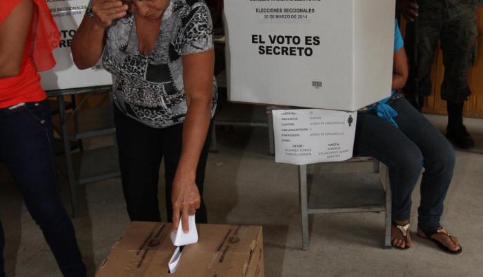 Imágenes de las elecciones seccionales de 2014.