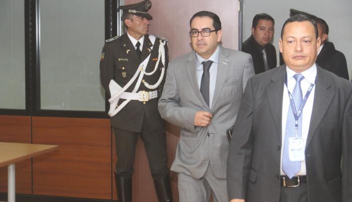 Diligencia. El fiscal Paúl Pérez interrogó ayer al exagente Raúl Chicaiza, que dio su testimonio anticipado.
