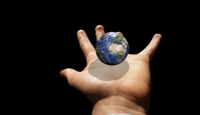 Eric Dubay fue quien popularizó la idea de que la Tierra es plana, en Estados Unidos a finales de 2014.