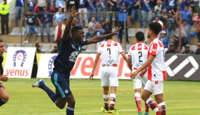 Ronaldo Johnson y Bryan Angulo convirtieron los goles para Emelec.