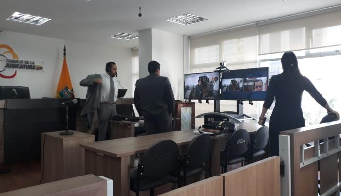 El fundador de Wikileaks interpuso el recurso en contra del Estado por la emisión de un instructivo que regula su estadía en la embajada de Ecuador en Londres.