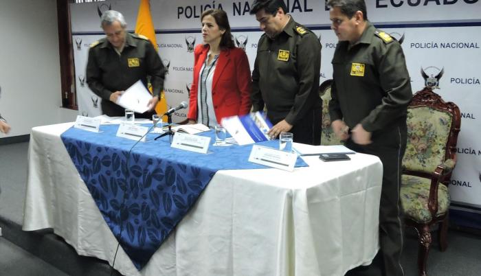La ministra del Interior, María Paula Romo, hizo un llamado a la calma a los ciudadanos luego de la viralización de incidentes registrados en al menos cuatro provincias.