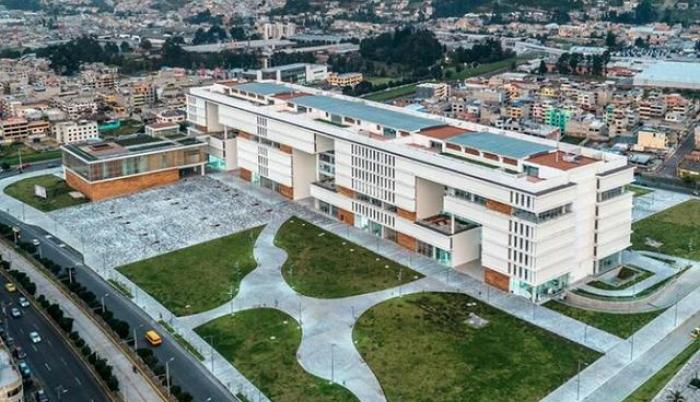 5 por ciento del valor de la obra no fue retenido por el gobierno como fondo de reparo.