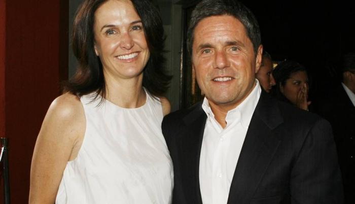 La exrepresentante de Rose McGowan, Jill Messick, al junto productor Brad Grey.
