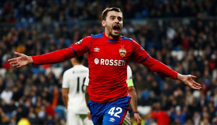 Georgi Schennikov celebra el 2-0 transitorio.