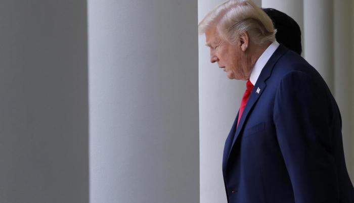 Los senadores explicaron en el texto que su objetivo es que Trump revierta “el rumbo de su decisión inhumana de separar a los niños de sus padres en la frontera”.