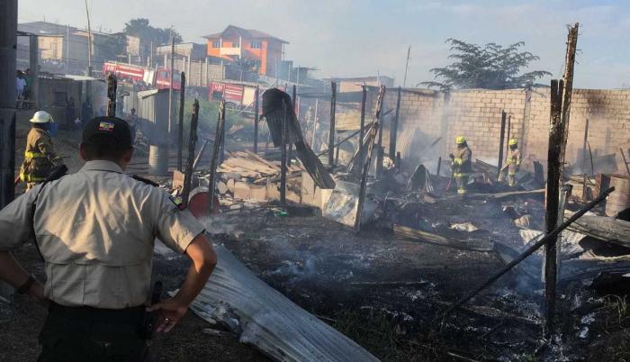 En total fueron 5 casas calcinadas por el fuego.
