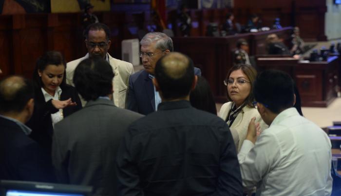 Correísmo. Aunque no era esperada, la legisladora Sofía Espín llegó para afrontar el proceso en su contra.