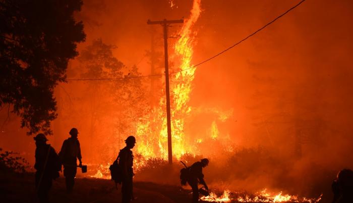 El fuego comenzó cerca de Lakehead, a unos 250 km al norte de Sacramento, la capital de California, en el bosque nacional Shasta-Trinit