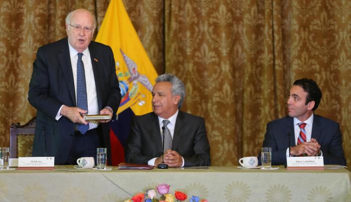 Lenín Moreno tuvo un día agitado. Presidió la ceremonia por el aniversario de la FAE, se reunió con posibles inversionistas chilenos (foto) y terminó con una cadena de radio y televisión. Allí reiteró su exhorto a las funciones del Estado “a actuar con ra