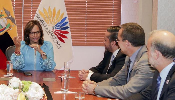 Reforma. El Colegio de Abogados de Pichincha se reunió con la presidenta de la Asamblea, Elizabeth Cabezas.