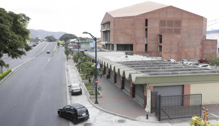 Desidia. El Coliseo de Deportes de Combate de Fedeguayas no registra autorización del Municipio de Guayaquil para haberse construido, según expresidente, en 2008.