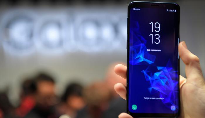 La cámara incluye tecnología de realidad aumentada que permite generar avatares en 3D similares a los usuarios del smartphone.
