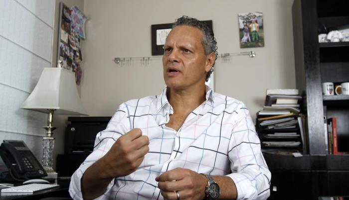 Esteban Paz, propietario también de Sports Planet, atendió a EXPRESIONES en sus oficinas situadas el norte de Quito.
