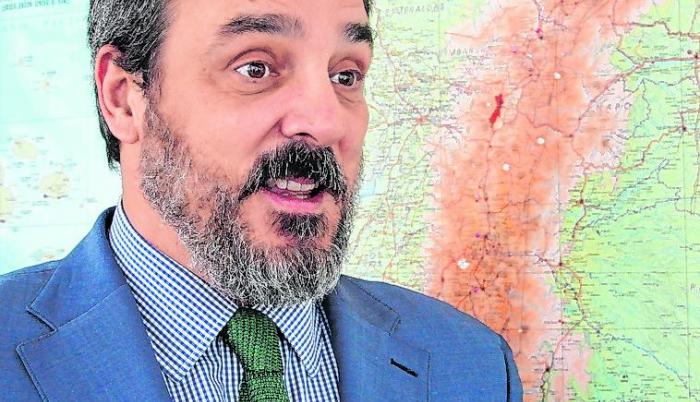 Diplomático español. Representante de Unicef en Ecuador. Ha trabajado en la Unión Europea, en Bruselas, gestionando proyectos de apoyo a los derechos humanos en América Latina y con el Alto Comisionado de Naciones Unidas para los Refugiados (Acnur), en Es