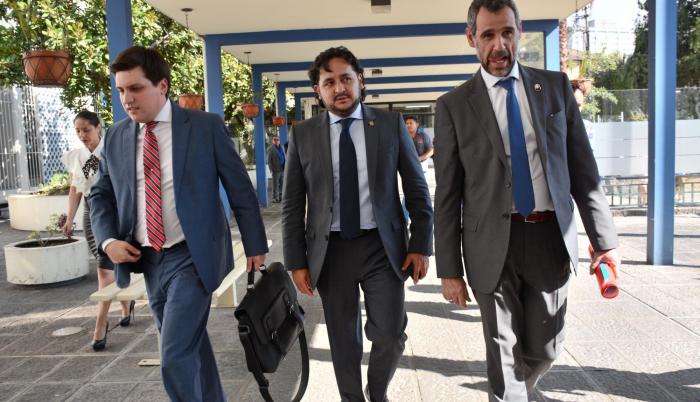 Versión. Andrés Michelena, secretario general de Comunicación de la Presidencia fue ayer a la Fiscalía.