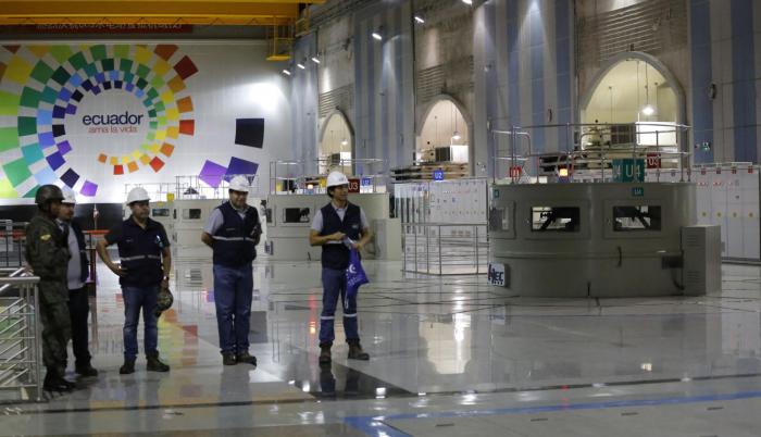 Recorrido. En julio el ministro de Energía, Carlos Pérez, visitó la planta para constatar los daños. Las fallas, sin embargo, ya se identificaron en 2015.