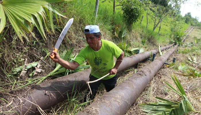 Rescate. Tras una semana atrapado en medio de la selva, Hernán Cumbicus encontró a Luis Galeas.