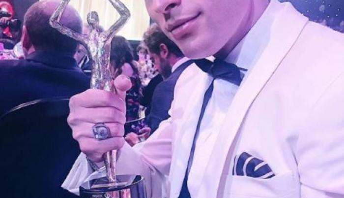 El guayaquileño, ahora ganador de un galardón de Premios Tv y Novelas, inició su carrera actoral en Miami, en la obra Crónicas Desquiciadas. (Instagram)