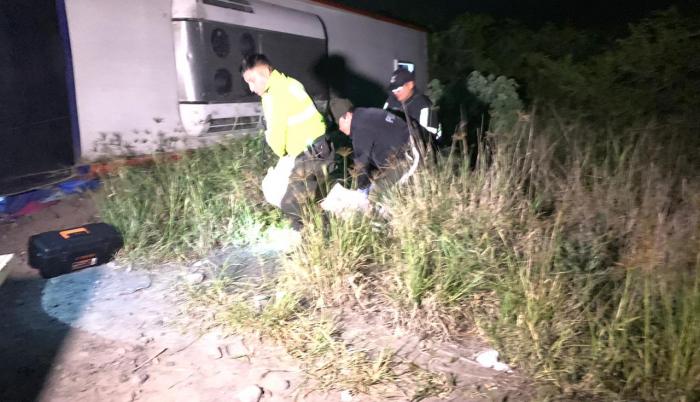 El cuerpo del occiso iba a ser llevado hasta la morgue del Hospital San Vicente de Paúl por agentes de la UIAT y se coordinaba un albergue para las personas que salieron ilesos.