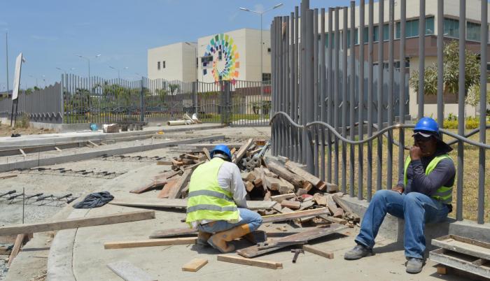 Fase. En Monte Sinaí, donde continúan ejecutándose las obras, los vecinos exigen atención, su pronta apertura.