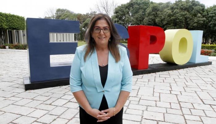 Es la decana de la Facultad de Biotecnología e Ingeniería de Alimentos del Instituto Technion de Israel, donde dirige el laboratorio de Sistemas de Liberación Controlada contra el Cáncer. Sus estudios experimentales han logrado grandes avances que permite