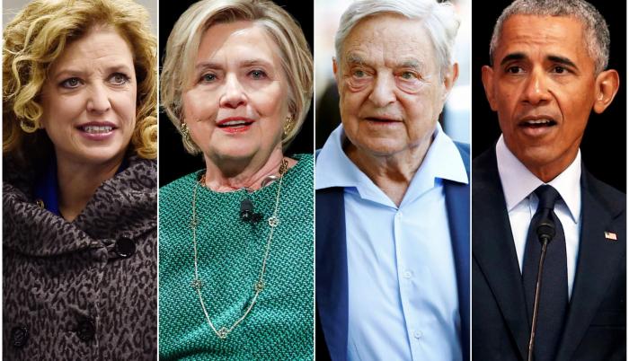 De izquierda a derecha: Debbie Wasserman Schultz, Hillary Clinton, George Soros y Barack Obama.