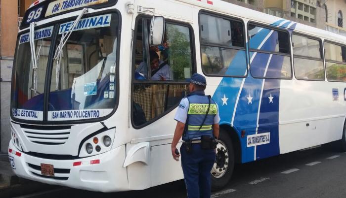 Límite. Los buses que no cumplen con el recorrido establecido son sancionados con 1.158 dólares. Es la multa más elevada aprobada por el Concejo.