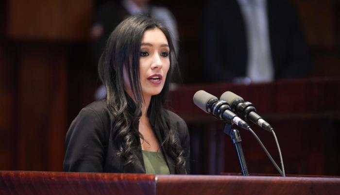 Comparecencia. Vanesa Mejía habló ante el Pleno de la Asamblea.